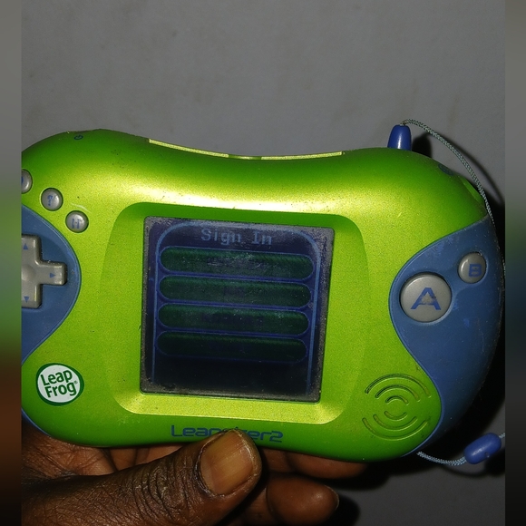 LeapFrog Leapster2 Interactive Handheld Console - Picture 2 of 15
